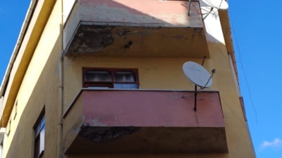 Binaların balkonlarındaki tehlike