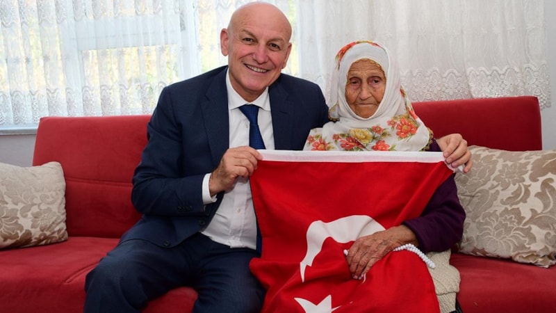 Samsun'da Cumhuriyet ile aynı yaşta olan 4 kişi ziyaret edildi