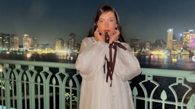 Neslihan Atagül'ün kardeşine benzerliği gündem oldu! Kardeşlere yorum yağdı