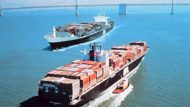 İstanbul'da güverte vincinin devrildiği olayda 3 mürettebat yaralandı