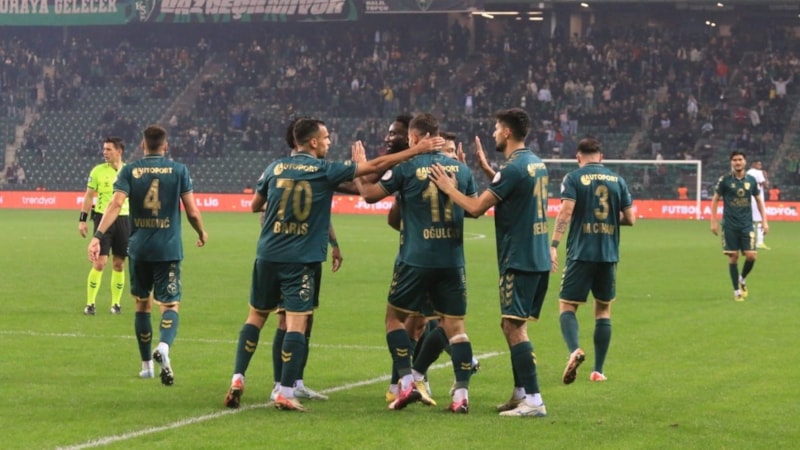 Kocaelispor, Fatih Karagümrük'ü iki golle geçti