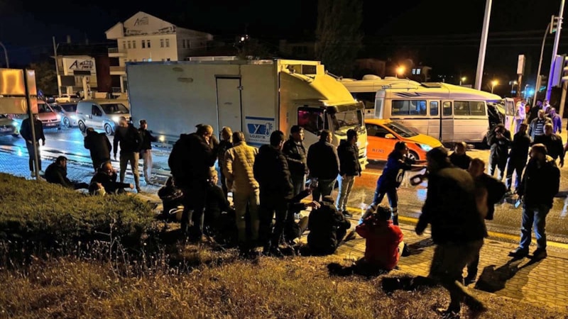 Ankara'da 2 minibüs çarpıştı: 21 yaralı