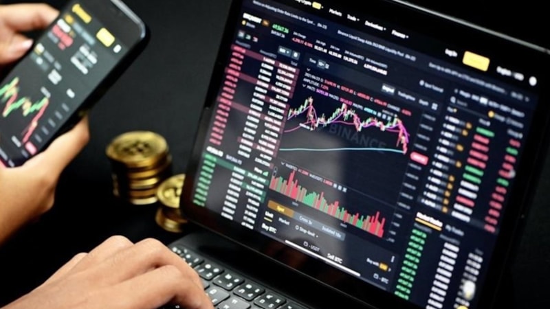 Trump’ın zaferini ilan etmesiyle dolar ve Bitcoin yükseldi