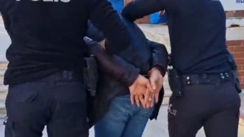 İzmir'de uygulamadan kaçan sürücü, suç makinesi çıktı