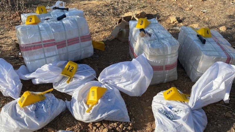 Konya'da yol kenarına bırakılan çuvallardan çıkanlar dikkat çekti