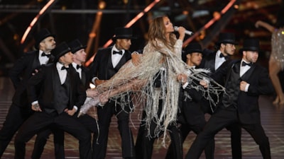 Dünyaca ünlü şarkıcı Jennifer Lopez, Suudi Arabistan'da konser verdi