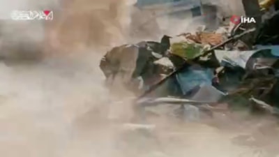 Hamas, İsrail'e ait askeri tank ve buldozerleri vurdu