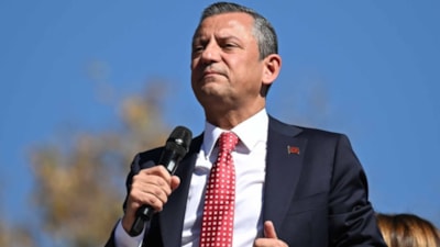 Özgür Özel: CHP'de inançlara saygısızlık ve başörtüsüne düşmanlık yok