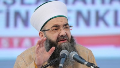 Cübbeli Ahmet'in konuşması yapay zeka ile İngilizceye çevrildi