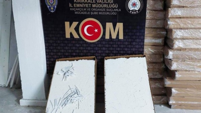 Kırıkkale'de şüpheli araçta 10 bin 900 adet kaçak makaron bulundu