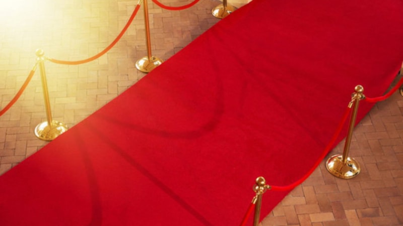 Kırmızı halı neden serilir? Kırmızı halı sermek ne anlama gelir?
