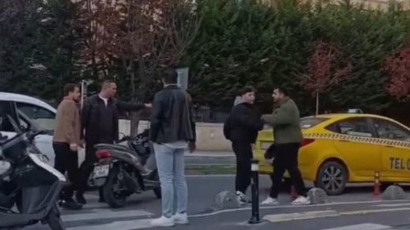 İstanbul'da polise ve vatandaşa küfreden taksici gözaltında