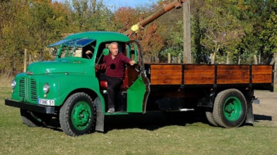 Kırklareli'de babadan kalma 1951 model kamyonu kullanıyor