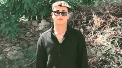 Aydın'da motosiklet refüje çarptı: Sürücü öldü, arkadaşı ağır yaralandı