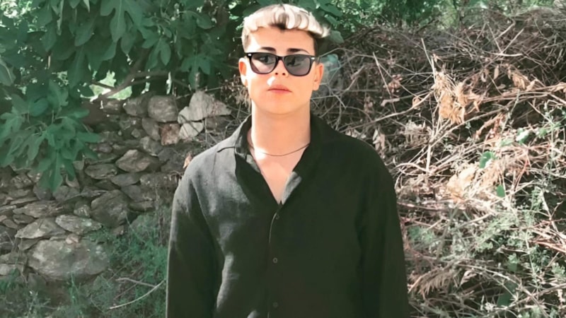 Aydın'da motosiklet refüje çarptı: Sürücü öldü, arkadaşı ağır yaralandı