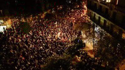 Barselona'da ev kiralarını binlerce kişi protesto etti