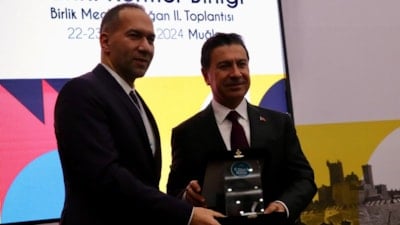 Büyükşehirlerin alamadığı ödülü Niğde Belediyesi aldı