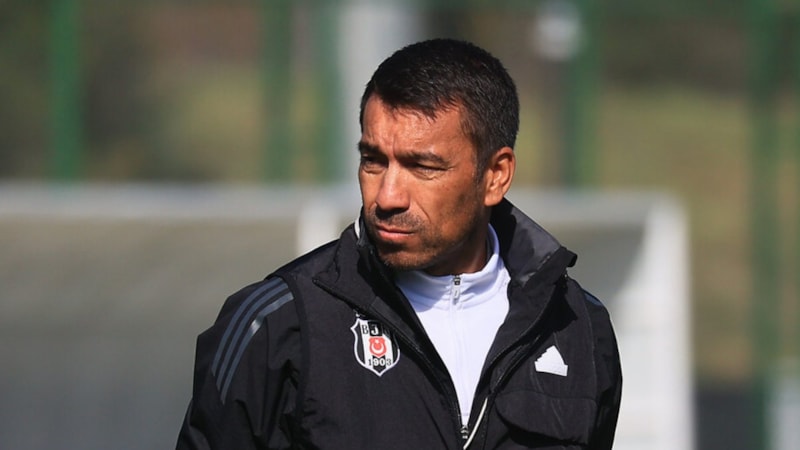 Beşiktaş'tan Giovanni van Bronckhorst kararı: 2 maçlık kredi