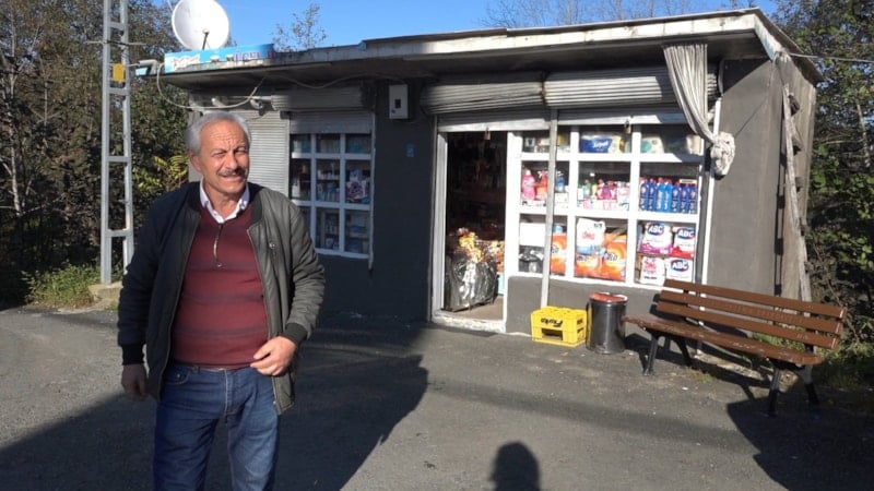 Rize'de babadan oğula devam eden 42 yıllık bakkal dükkanı