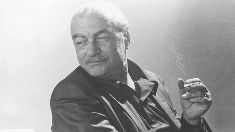 Kemal Tahir'in tarihçiliği ve Esir Şehrin İnsanları romanındaki tipik aydın eleştirisi