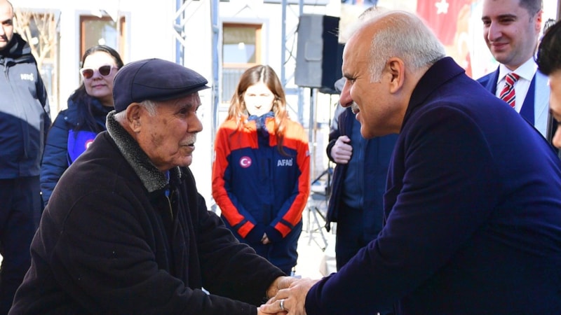 Diyarbakır'da 674 depremzede yeni evlerine kavuştu