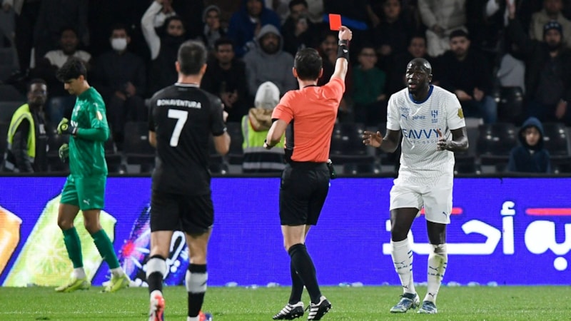 Halil Umut Meler’in yönettiği maçta Al Hilal, Al Shabab'ı mağlup etti