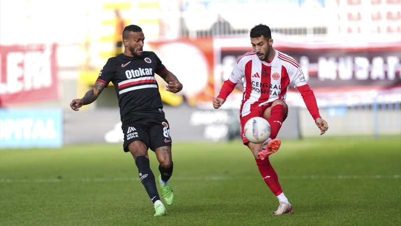 6 gol var kazanan yok! Ümraniyespor ile Gençlerbirliği berabere kaldı