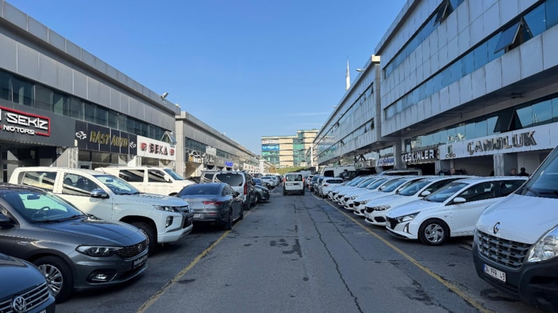 Motorlu araç satıcıları: '6 Ay 6 Bin Kilometre' kuralı uzatılmasın