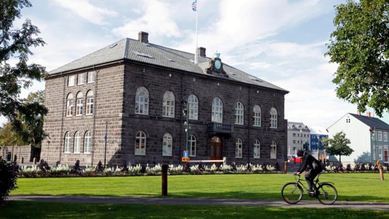 İzlanda seçimlerinde Sosyal Demokrat İttifak birinci parti oldu