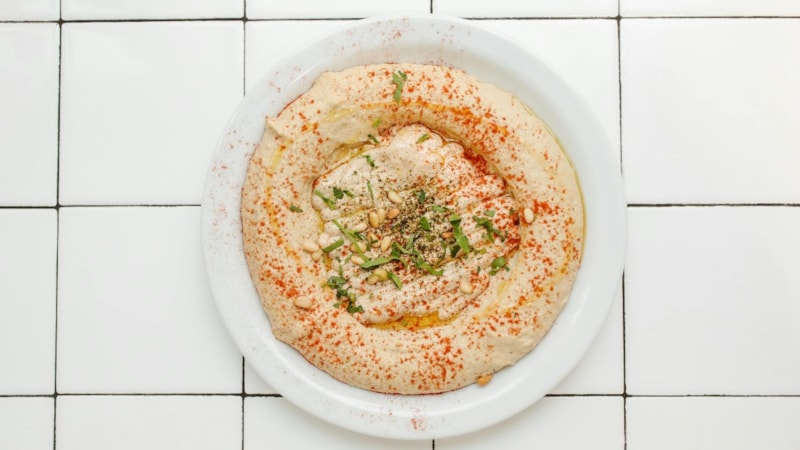 Türk kültür tarihinin vazgeçilmez lezzeti tahinin hikayesini anlatan kitap