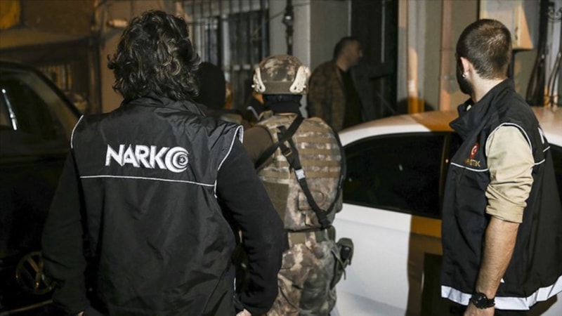 İzmir'de uyuşturucu operasyonu: 13 şüpheli tutuklandı
