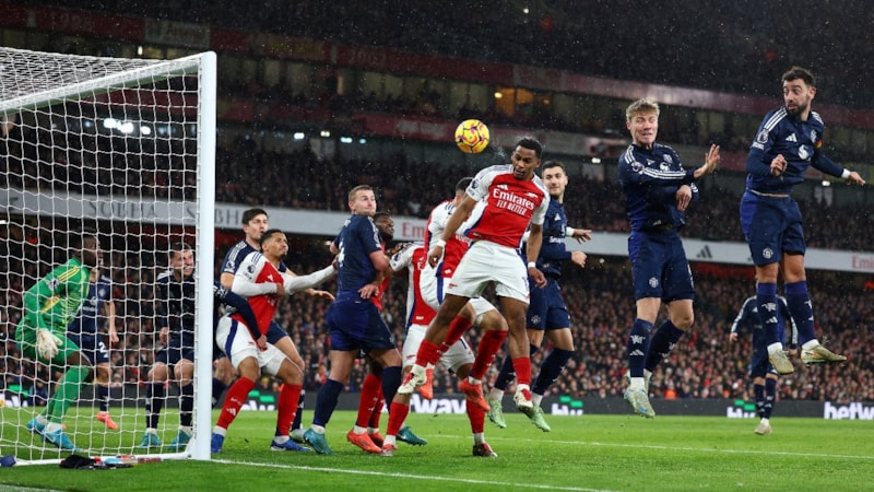 Arsenal dev maçta Manchester United'ı yendi