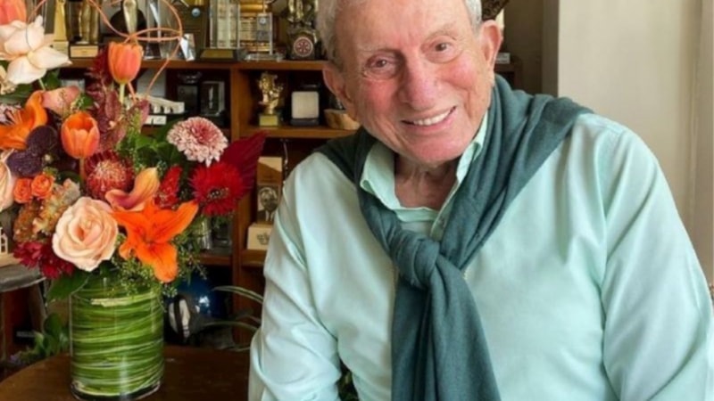 Usta tiyatrocu Haldun Dormen, sanat hayatının 70'inci yılını sahnede kutluyor