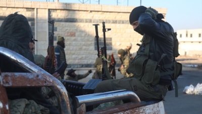 SON DAKİKA! Suriye'de iç savaş: Muhalifler Hama'ya girdi