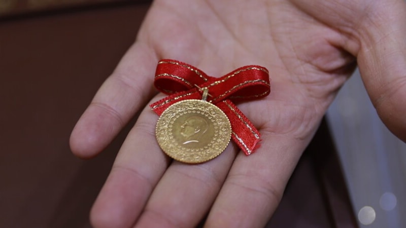 Altın fiyatları haftayı yatay seyirle kapatıyor