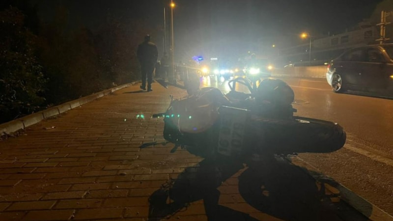 Bursa'da otomobile çarpan motosikletteki 2 kişi can verdi