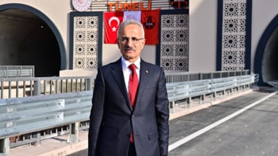 Abdulkadir Uraloğlu duyurdu: Hakkari-Yüksekova arası 25 dakika kısalıyor
