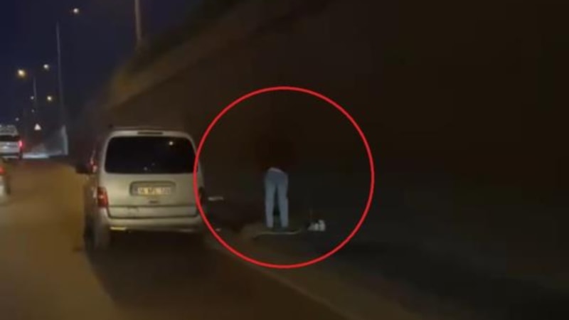 Bursa'da sürücü aracını sağa çekerek namaz kıldı