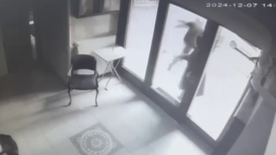 İstanbul'da kuyumcudan çıkan kadının çantası çalındı