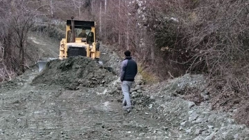Çorum'da iki köyü birbirine bağlayan yol yarım asır sonra eski günlerine dönüyor