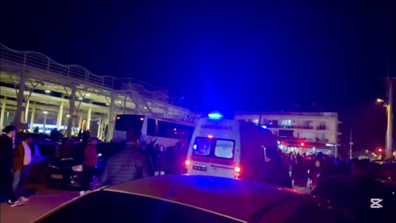 Muğla'da umre kafilesine otomobil çarptı: 3 yaralı