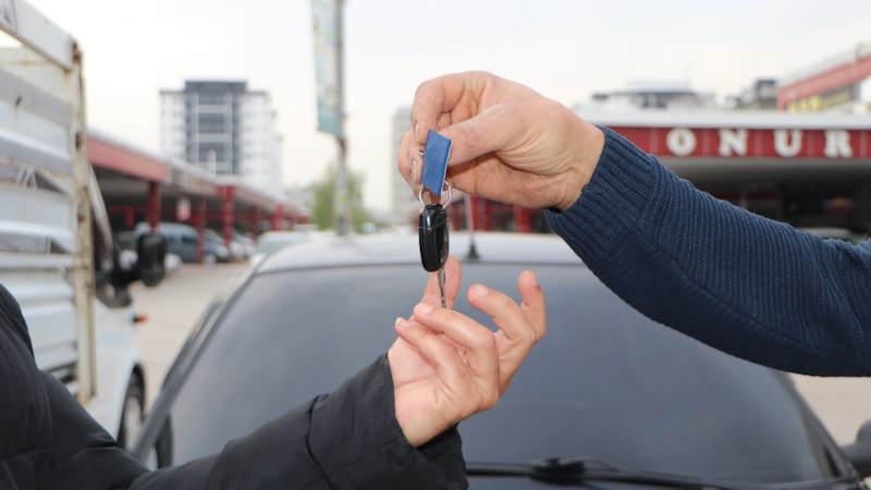 Suriyeliler, oto galeri ve emlakçıları hareketlendirdi