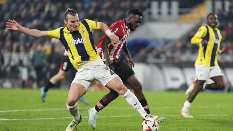 Fenerbahçe'de Avrupa Ligi'nde sol bek krizi: Kim oynayacak