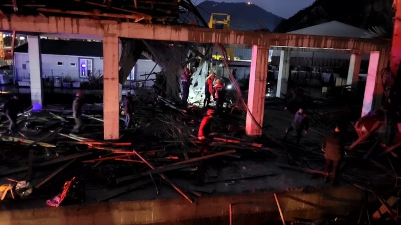 Trabzon'da inşaatta yaşanan çökme sonrası çalışmalar sürüyor