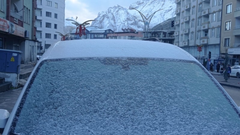Hakkari'de soğuk hava etkisini gösteriyor