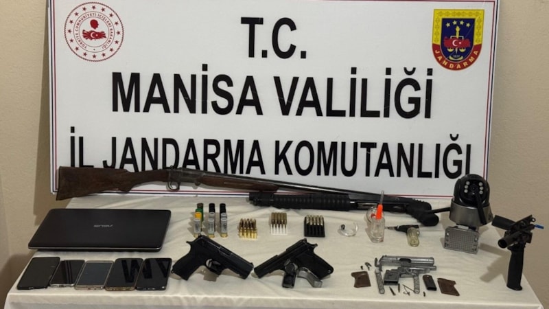 Manisa'da çok sayıda ruhsatsız silah ele geçirildi