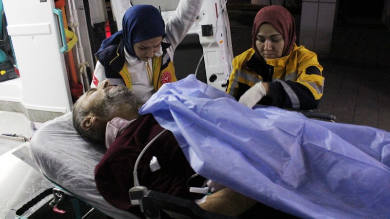 Aksaray'da torunu ile tartışan kişileri ayırmak isterken vuruldu