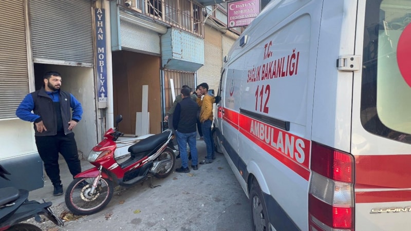 Antalya'da uyandırmaya çalıştıkları mesai arkadaşlarının öldüğünü gördüler