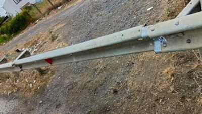 Tekirdağ'da yolu kısaltmak için bariyeri kesip kapı yaptılar