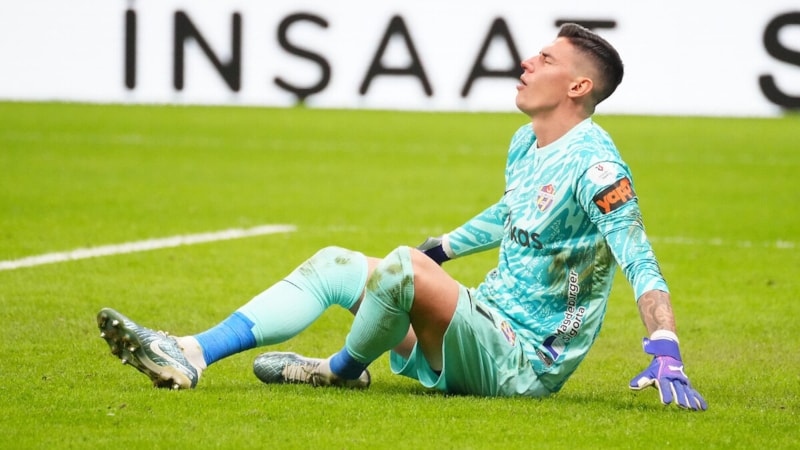 Eyüpspor'da Fenerbahçe maçı öncesi Berke Özer sakatlandı